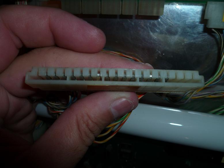 Connector-MOLEX-A1J6-19-positions-face.jpg