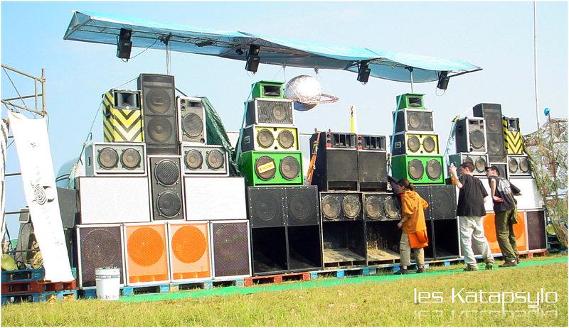 Katapsylo-Sound-System-by-dadouX.jpg